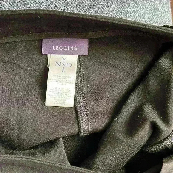 NYDJ Black leggings with zippers and detailed stitches. Size 14 - Picture 6 of 7